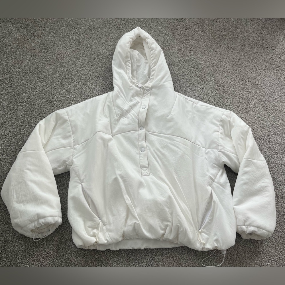 Free people movement white jacket, size medium, brand new condition